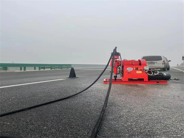 金阳马路路基路面开裂下沉注浆加固灌浆